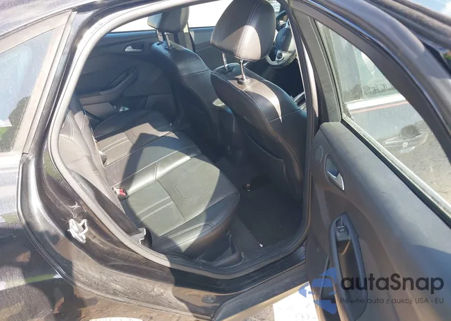 1FADP3J23DL233377: 41564010