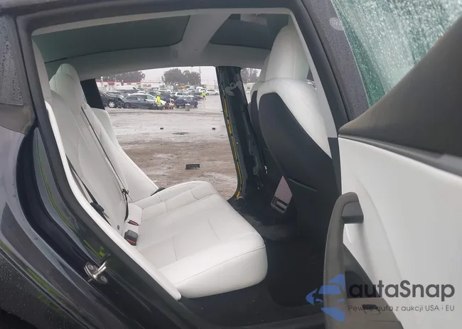 5YJ3E1EB7RF814305: 41566257