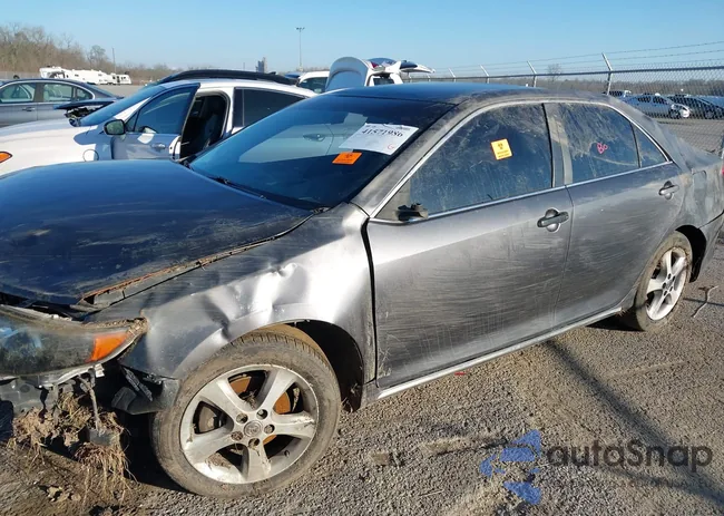 4T4BF1FK0ER400647: 41571986