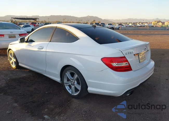 WDDGJ4HB7EG286877: 41572977