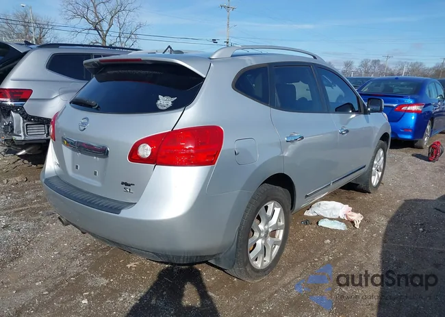 JN8AS5MT5CW256818: 41576473