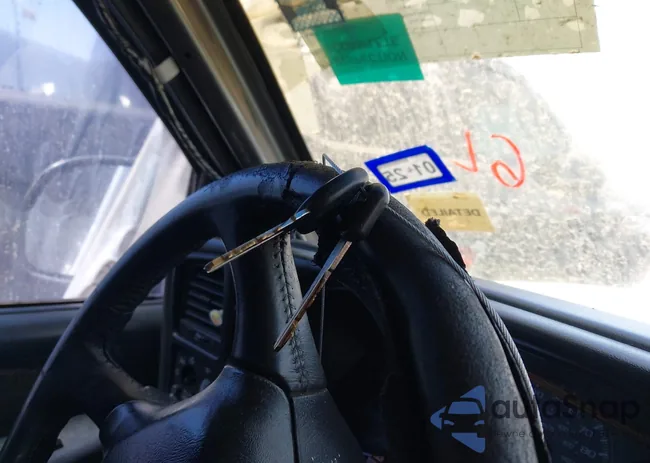 1GTEC19V3YZ176243: 41582240