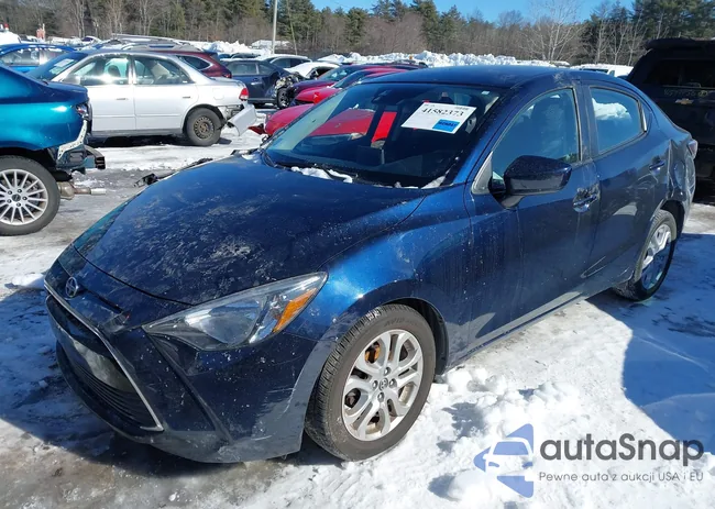 3MYDLBZV0GY137833: 41582373