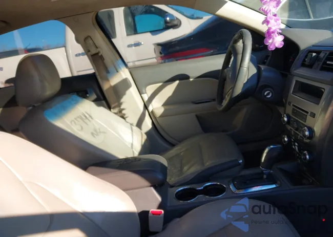 3FAHP0JG7AR279061: 41583744