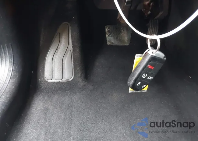 1C3CCCEGXFN543741: 41584925