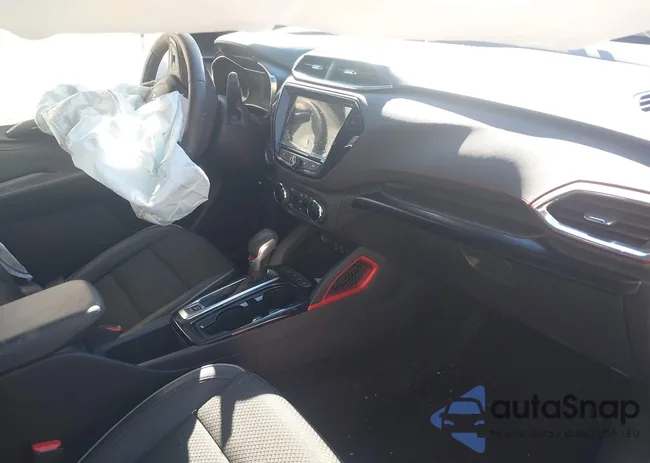 KL79MTSL6MB111695: 41589273