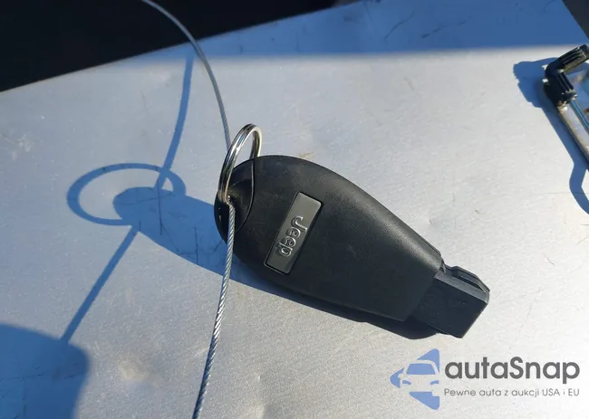 1C4PJLCB6KD373310: 41590410