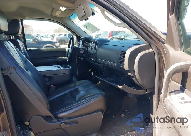 2GCEK13C671625576: 41592726