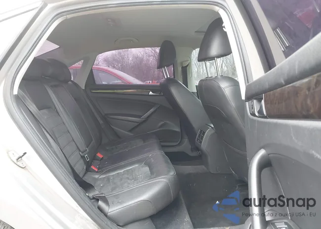 1VWCS7A3XEC015097: 41593178