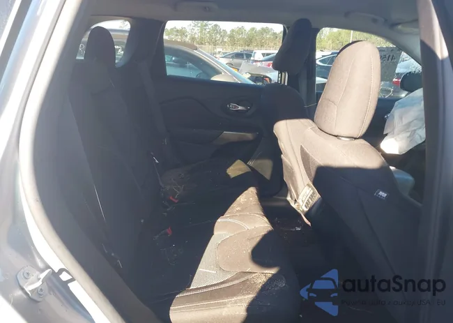 1C4PJLCB6KD176699: 41593218