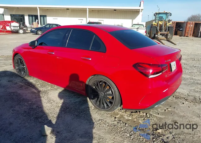 WDD3G4EBXKW019283: 41594541