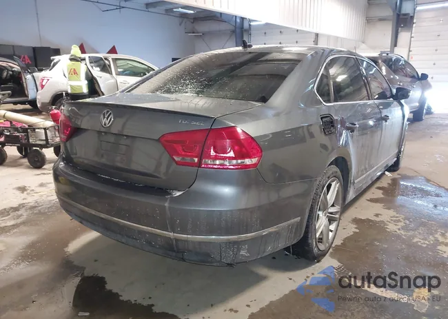 1VWCN7A3XEC037818: 41595921