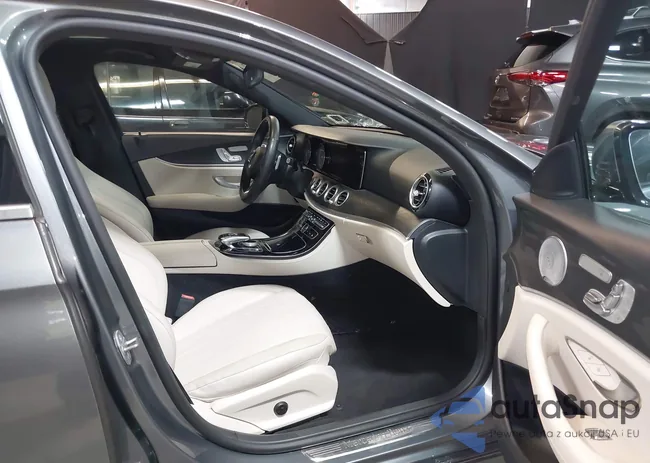 WDDZF4KBXHA102185: 41601192