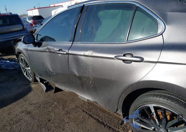 4T1B61HKXKU818717: 41601827