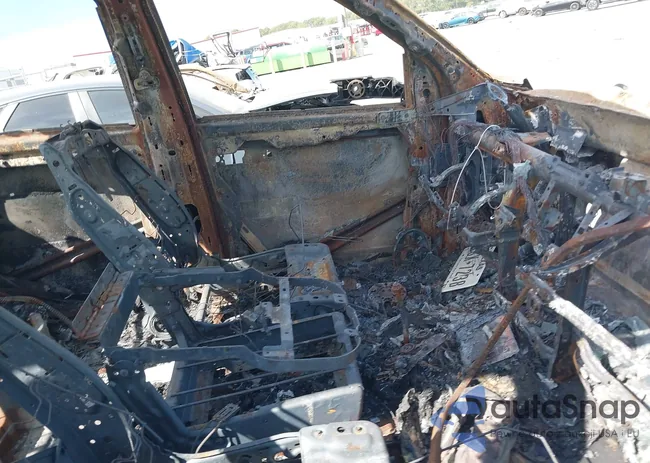 3C6UR5CL3RG222736: 41601838