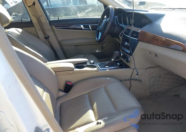 WDDGF8AB8DR266708: 41602920