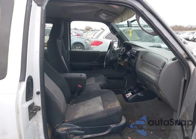 1FTYR44U45PA75652: 41605755