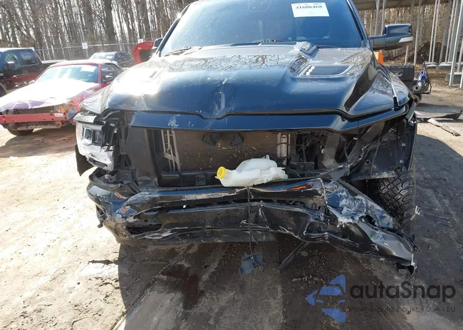 1C6SRFJT5KN772582: 41606468