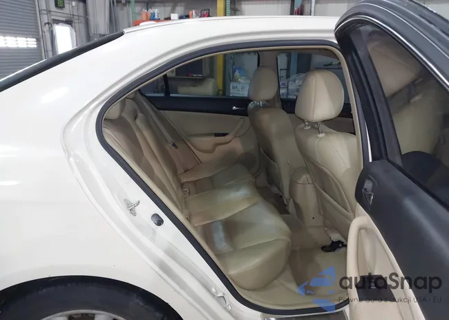 JH4CL96897C003170: 41611470