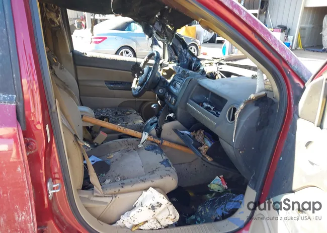 1C4NJCBA8CD634972: 41615950