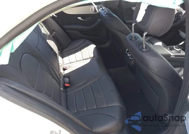 W1KWF8DB4MR648063: 41617613