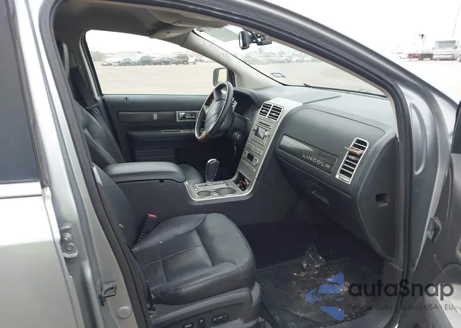 2LMDU68C87BJ29703: 41617887