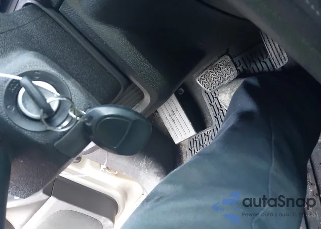 1GNKVGKDXEJ275533: 41622526