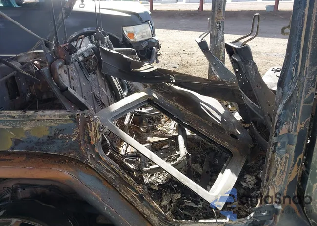 1J4BA3H11BL529747: 41625171