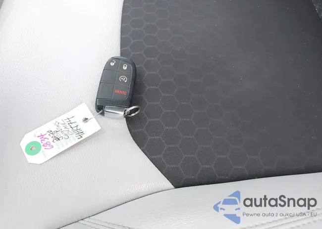 3C4NJDBB3LT197052: 41625688