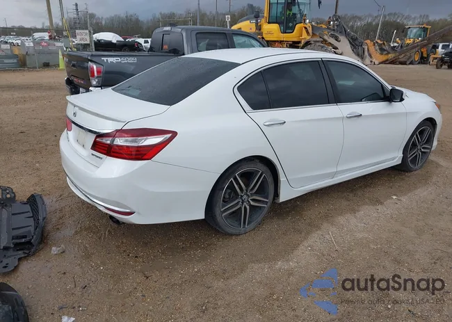 1HGCR2F60HA011517: 41630977