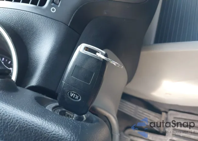 KNAFX4A67G5541587: 41632915