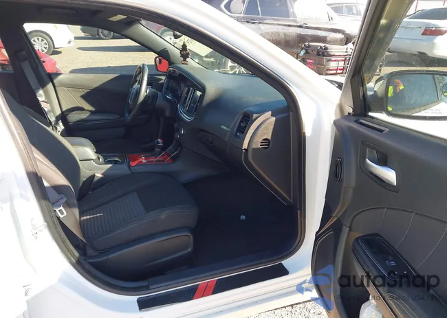 2C3CDXCT2JH181006: 41632979