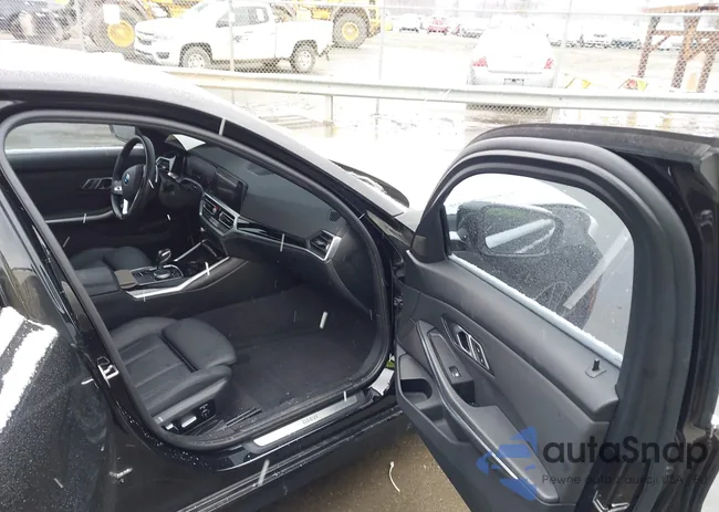 WBA5R1C53KAE82114: 41632512