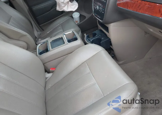 2C4RC1CG0ER409657: 41633486