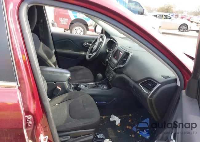 1C4PJLCB6KD240787: 41638802