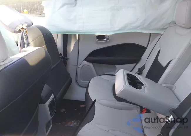 3C4NJDCB8KT674524: 41638471