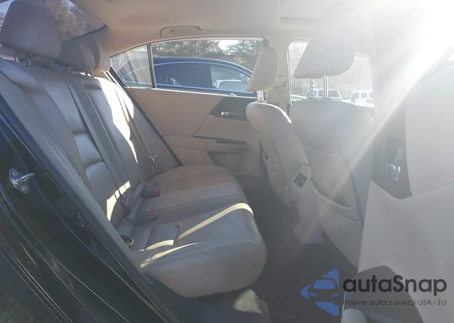 1HGCR2F89HA049958: 41639875