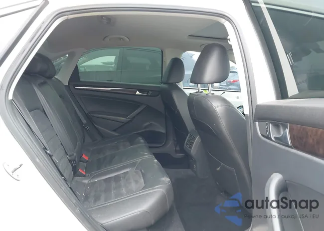 1VWCN7A32EC035738: 41641843