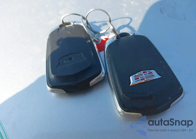 1GYKNFRSXJZ104858: 41643640