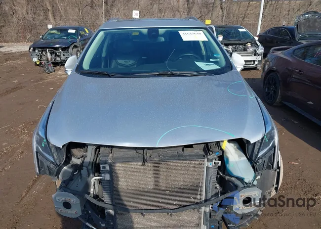 1GYKNFRSXJZ104858: 41643640