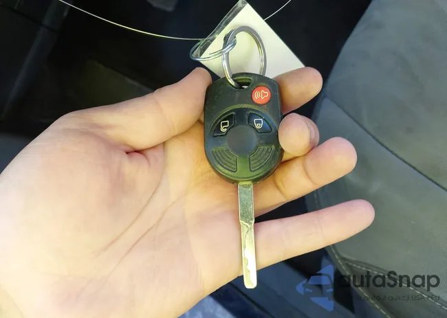 1FMCU0GXXGUC80674: 41645875