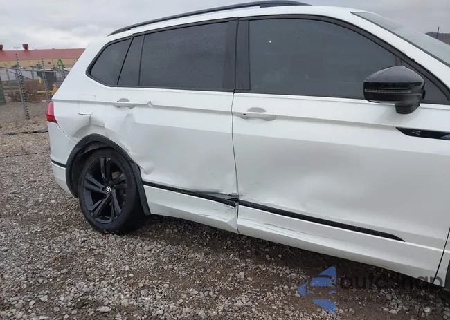 3VV8B7AX3PM073289: 41645916