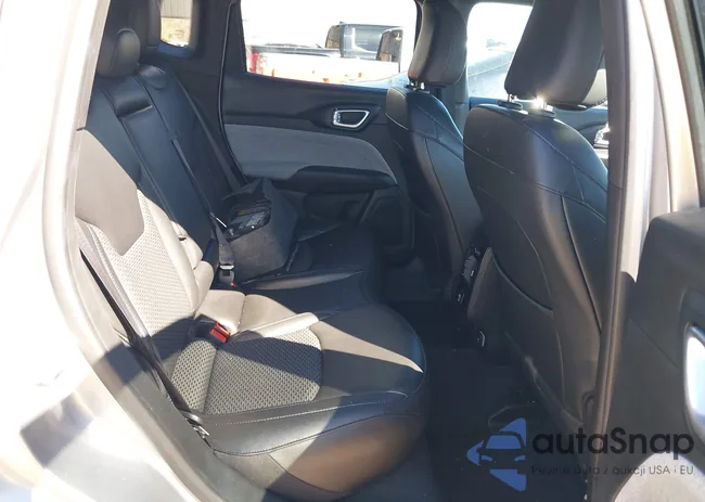 3C4NJDBN4RT603696: 41647167