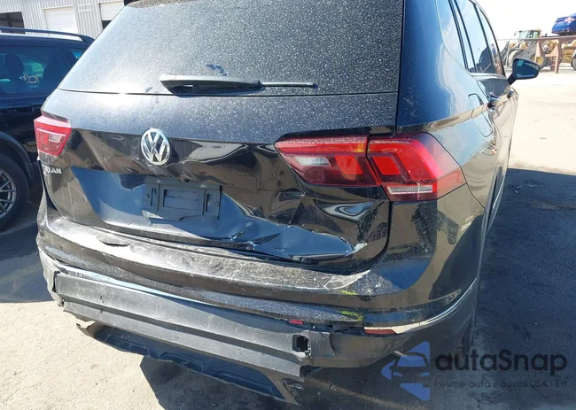 3VV3B7AX7LM067984: 41647332