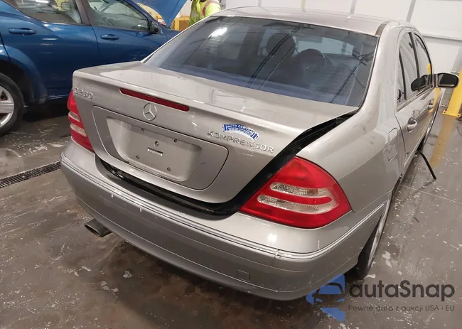 WDBRF40J04A581570: 41649446