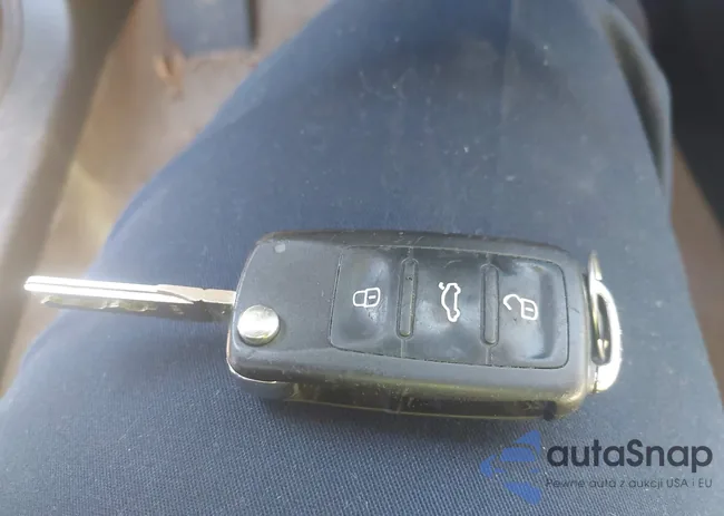 3VWDX7AJXCM105012: 41654667