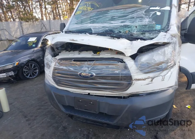 1FTYR2DM2JKA73863: 41656343