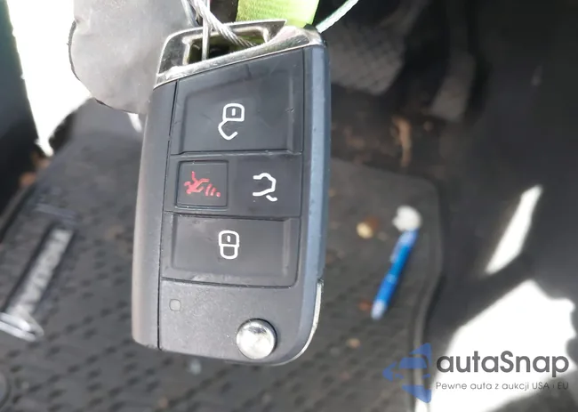 3VV2B7AXXMM033132: 41657366