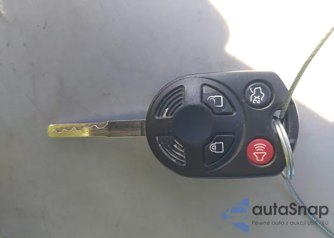 1FADP3F27JL204873: 41657504