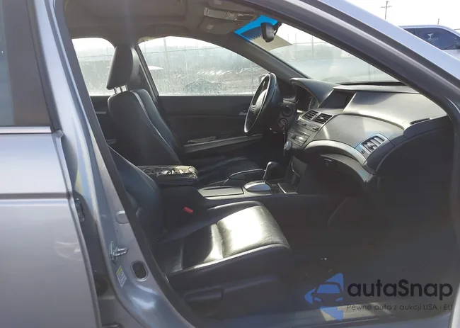 1HGCP26809A085237: 41658661